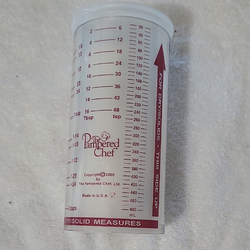 Pampered Chef Clear Measuring Cup with Red Markings